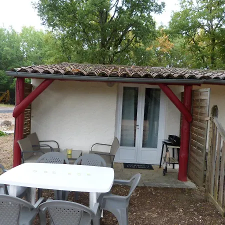 3-gite 4 Personnes Avec Piscine Holiday home *